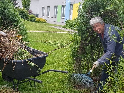 Brigáda na naší zahradě