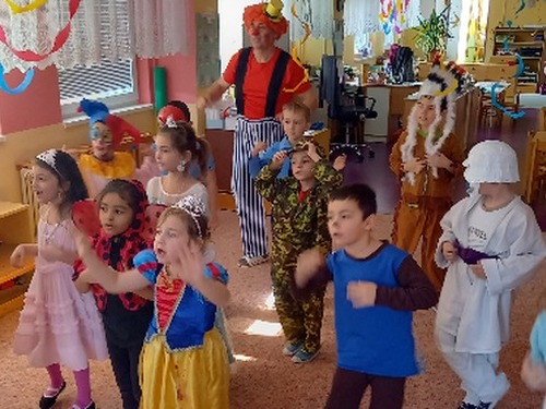 SLUNÍČKA karneval