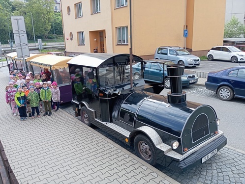 Výlet vláčkem, ale kde jsou koleje?
