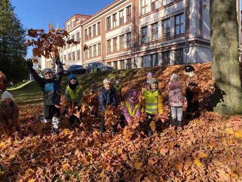 ŘÍJEN VE SLUNÍČKU 