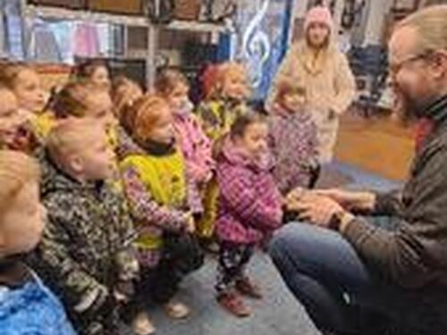 Návštěva hudebnin