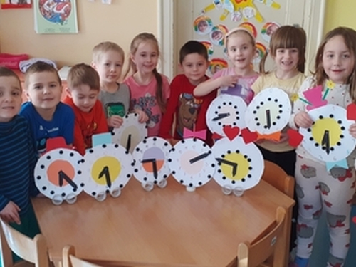 Měsíc březen v Duze